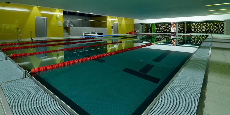 piscinas holmes place - amadora