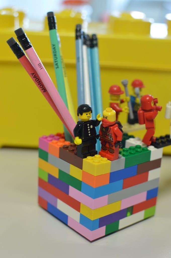 porta lápis em lego