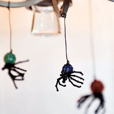 aranhas de halloween missangas