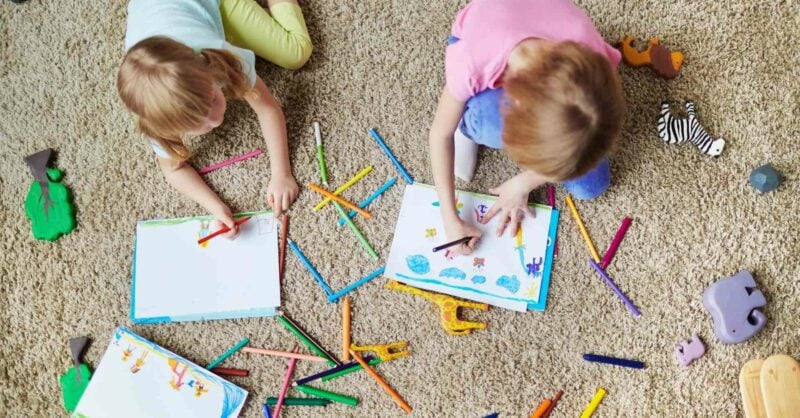 Desenhos para imprimir e colorir em família!