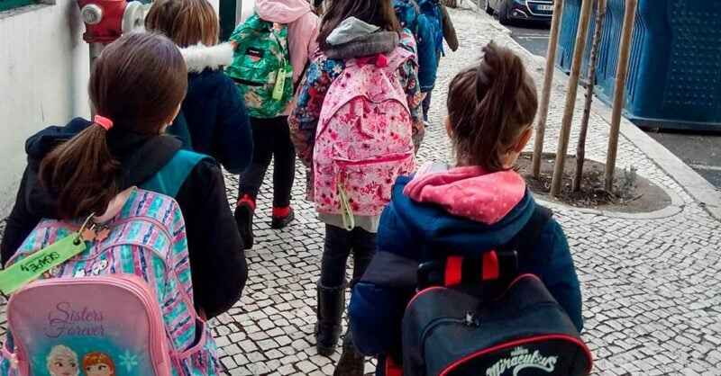 SigAPÉ – O “autocarro a pé” que quer manter as escolas abertas