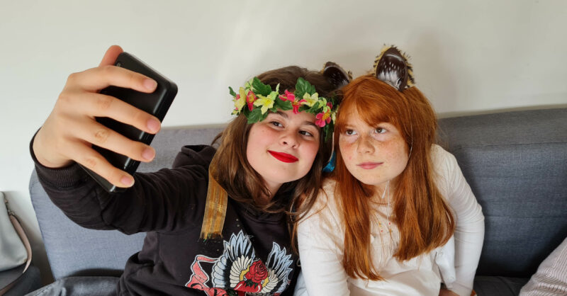 Como tirar selfies divertidas em família?